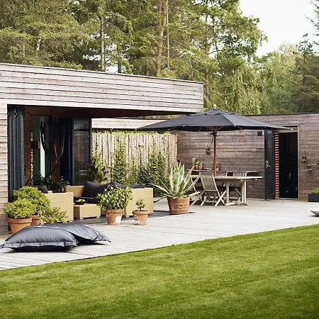 Comfy Holiday In With Jacuzzi, Sauna *